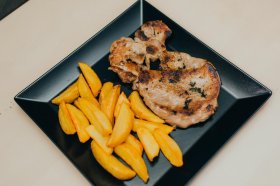 Ceafa de porc la gratar