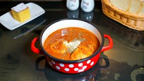 Meniu Ardei umpluți cu sos de roșii